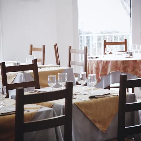 Hotel La Roseraie - & Restaurant Fontenay-aux-Roses